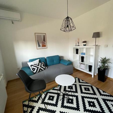 Sunny Studio Apartment Novi Sad Exterior photo